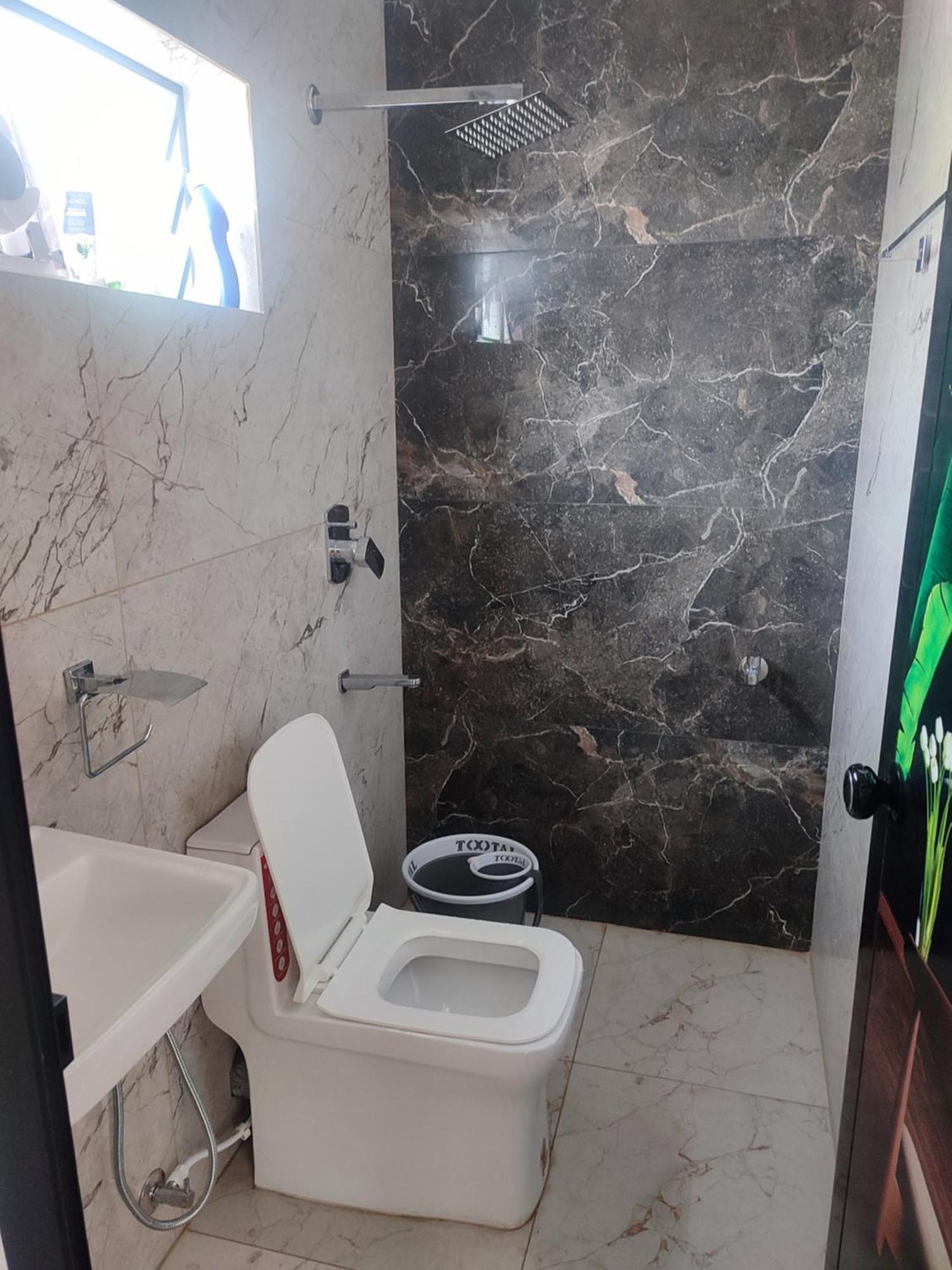 Alam Homestay Kochi ภายนอก รูปภาพ