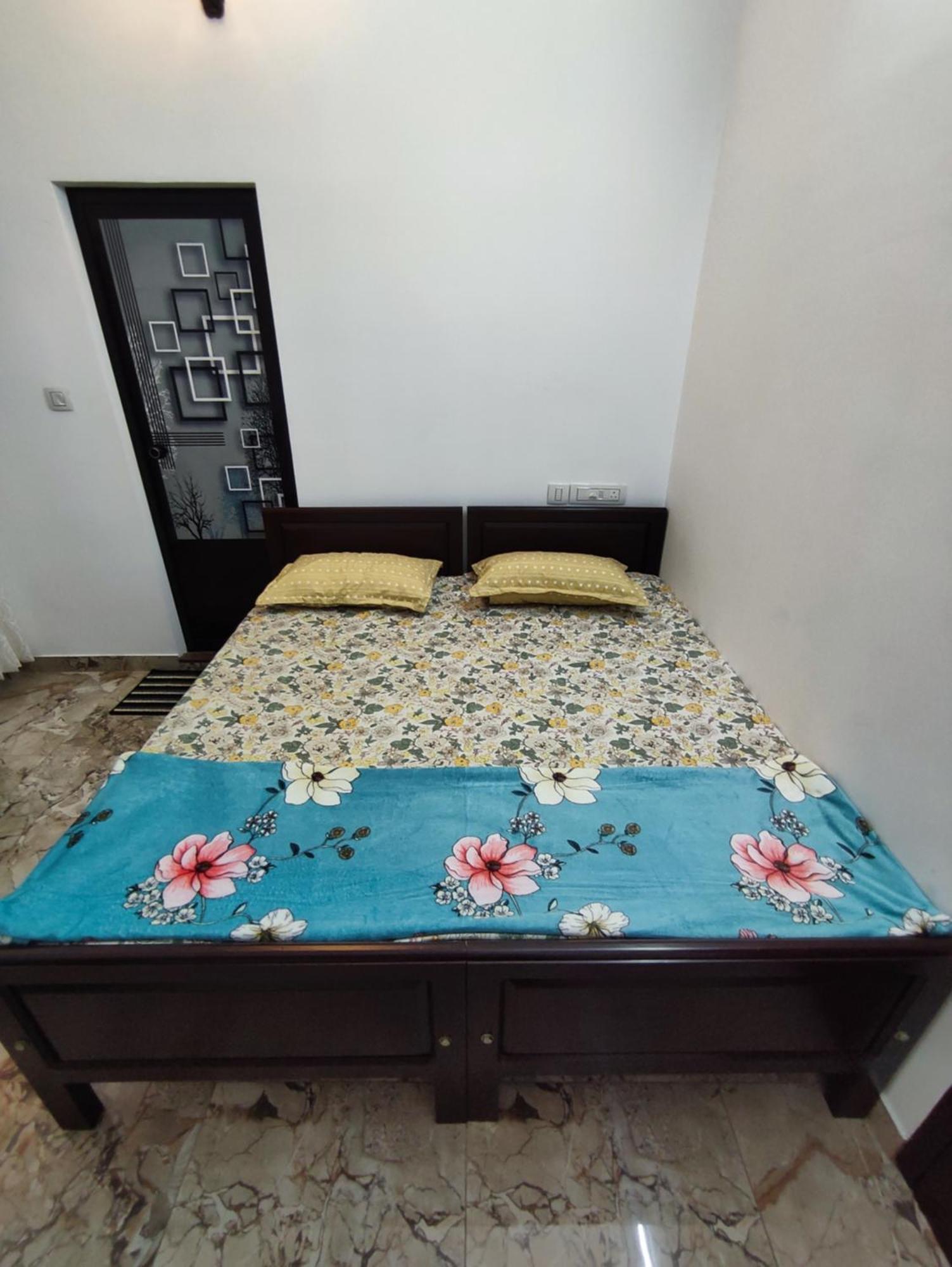 Alam Homestay Kochi ภายนอก รูปภาพ